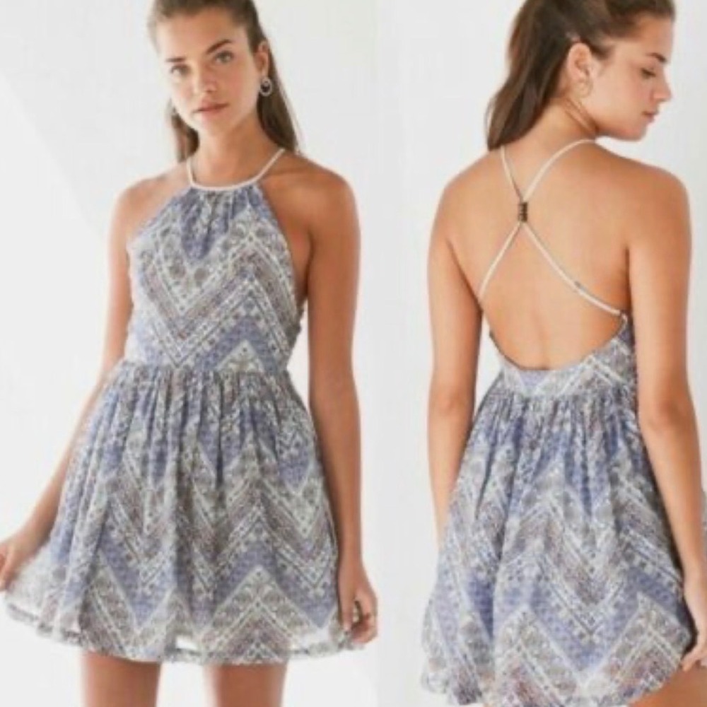 NWT Ecote Urban Outfitters Blue Paisley Halter Open Back Mini Dress‎ Size 4